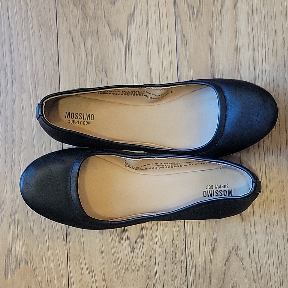 (Minamally Worn) Mossimo Matte Black Ballet Flats - Size 7